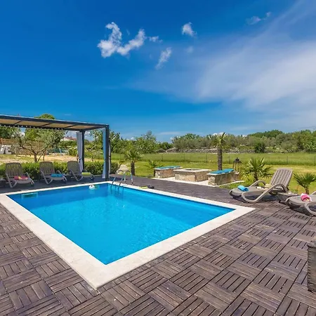 Franolic Villa *